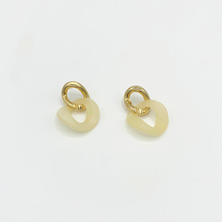 Chain link gold and cream resin drop earrings 