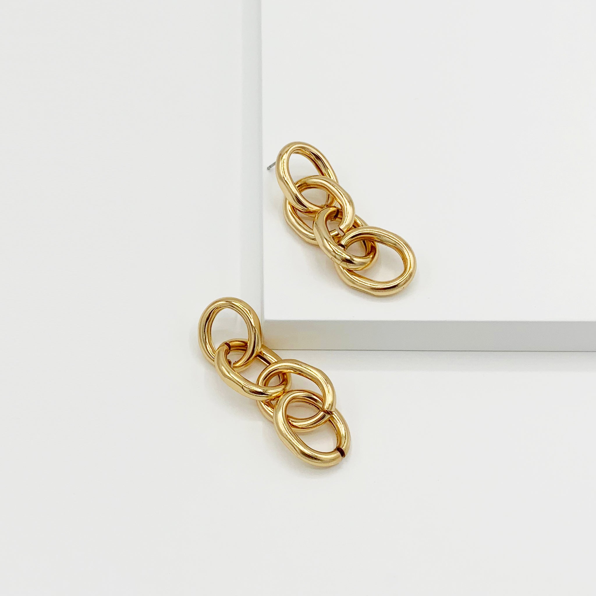 Chunky chain link gold drop earrings 