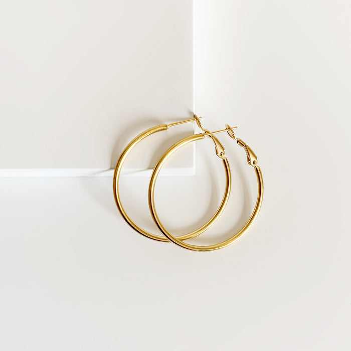 Lila gold plated classic hoop earrings