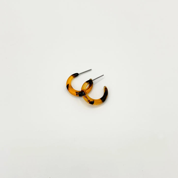 Lottie mini leopard resin hoop earrings