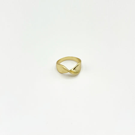 14k gold plated chunky ring with twist